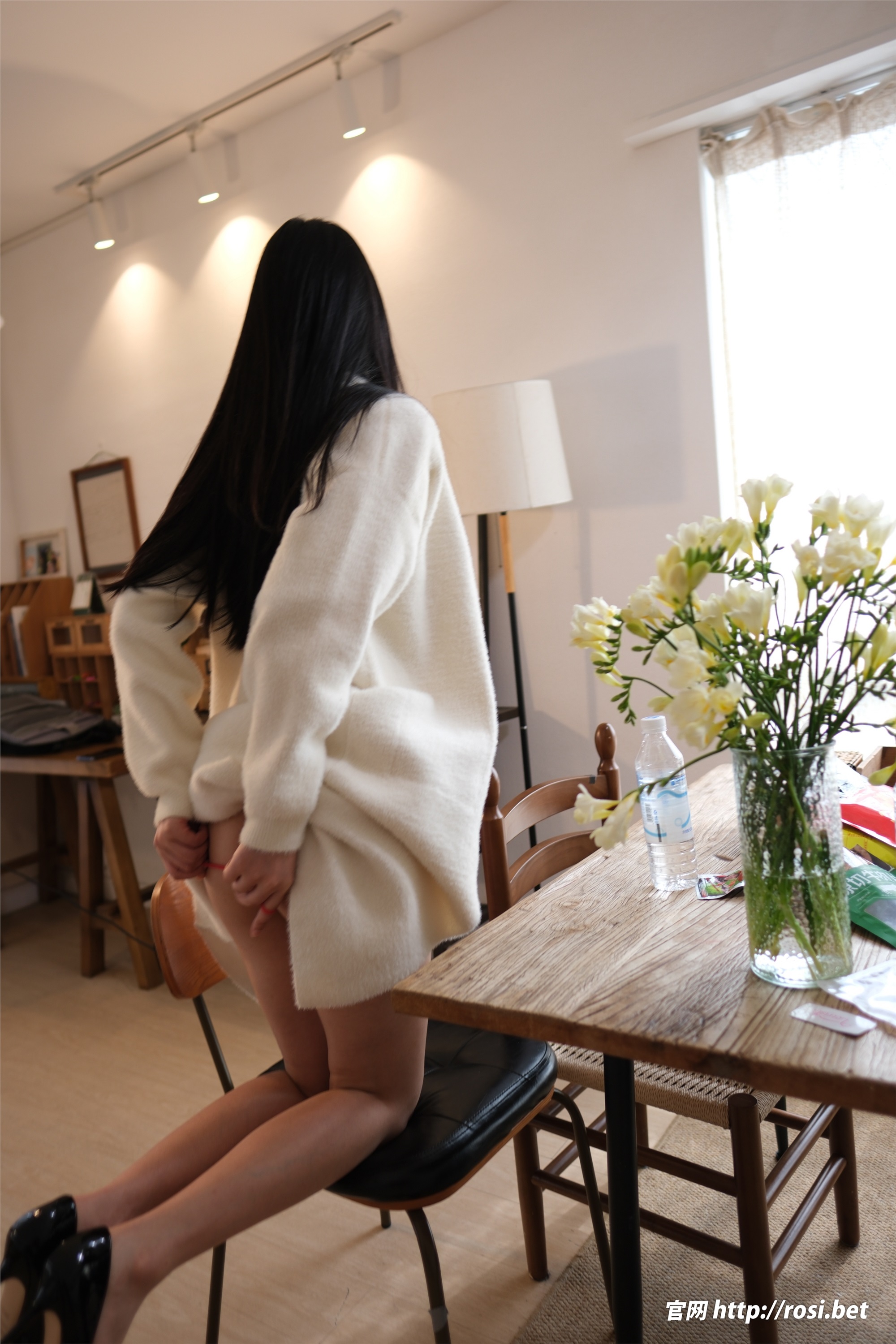 ROSI写真 2025.10.06 NO.5054